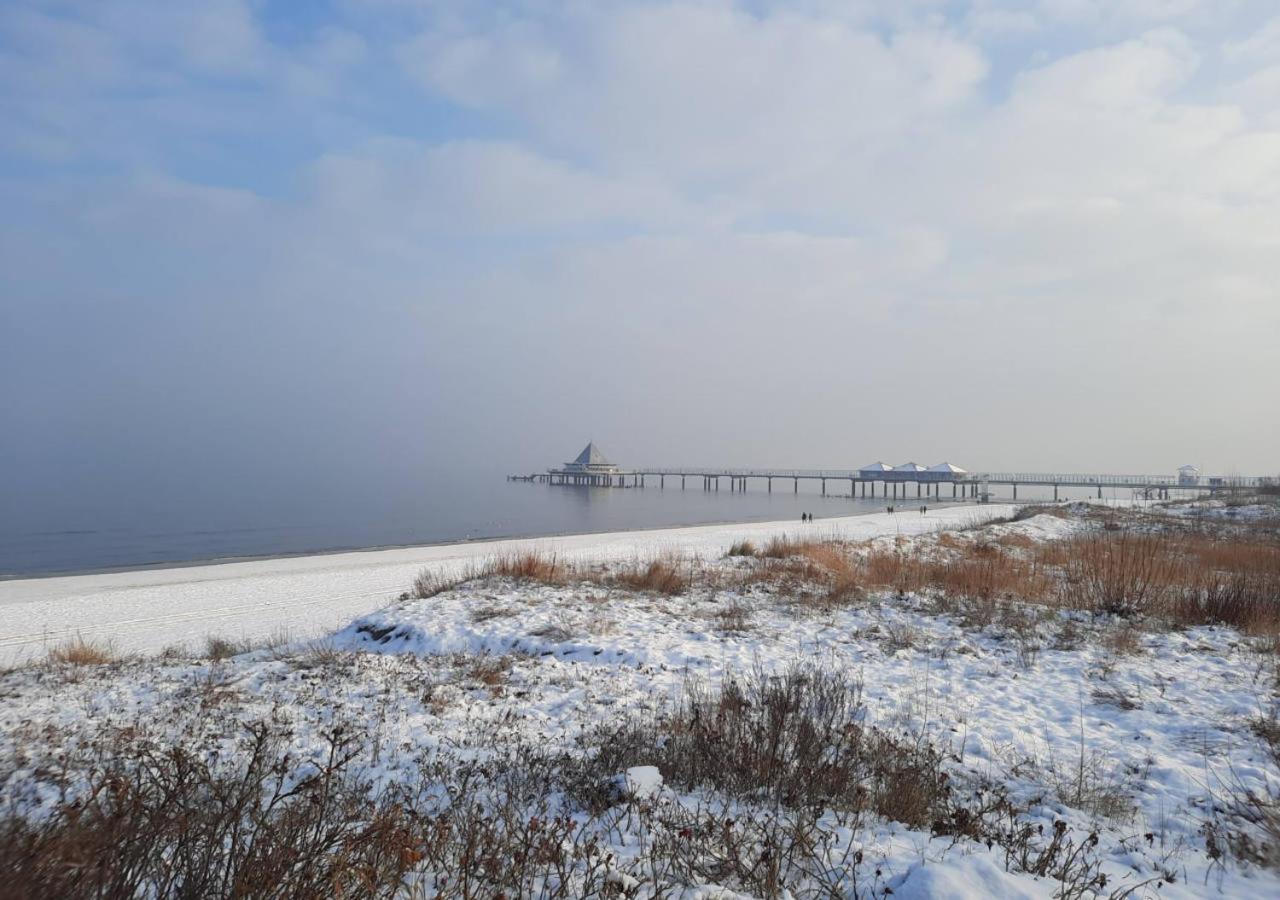 Modernes Reetdach-Ostseeferienhaus Bella Mare, Insel Usedom Mit Sauna, Kamin & Sonnenterrasse Zirchow 외부 사진